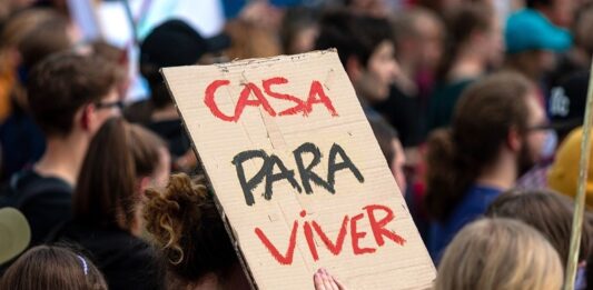 A Crise da Habitação e os Limites do Direito à Propriedade.